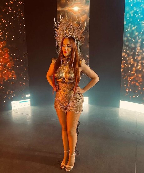 Simone Simons onlyfans nsfw