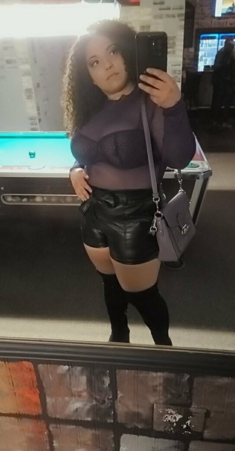 hot lips Profile pic