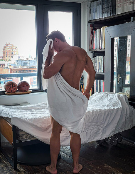 toned2bone onlyfans leaks naked