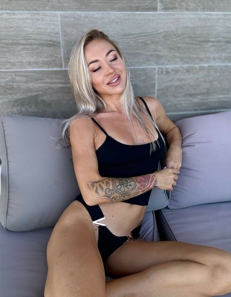 cutehollycooper onlyfans gratis