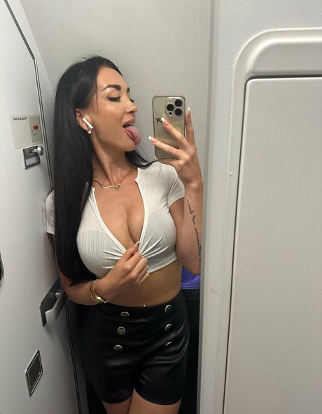 zuzutravels only fans nude leaks