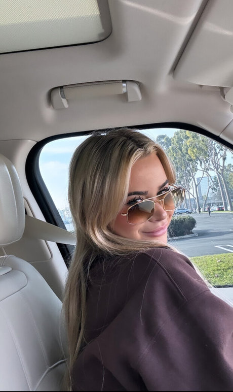 Em1ly El1zabeth onlyfans free