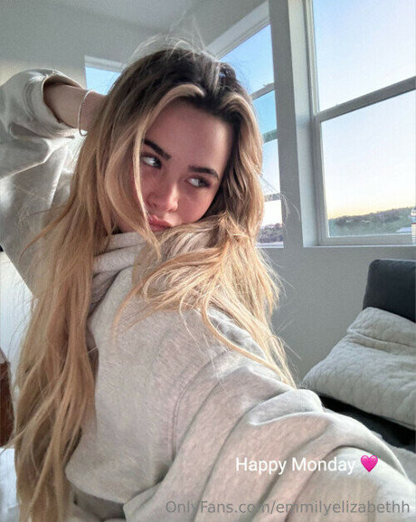 Em1ly El1zabeth nsfw onlyfans