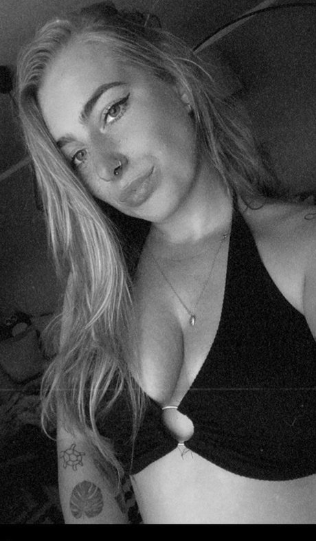 Blondinbelka naked onlyfans pics