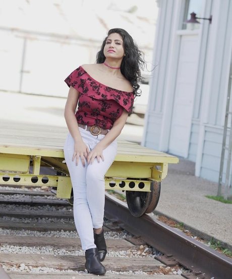 Komal Bhagat onlyfans leake