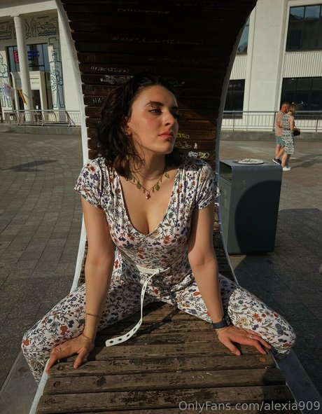 dominia noir onlyfans sexy