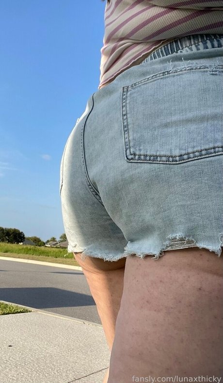 lunaxthicky naked onlyfans leaks