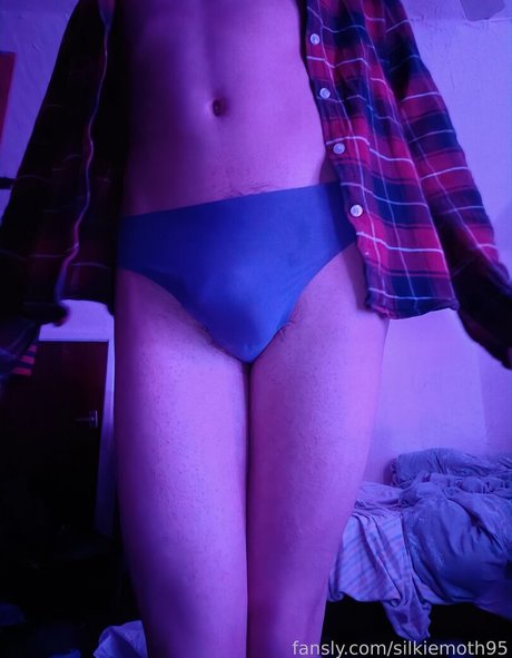 silkiemoth95 boobs onlyfans