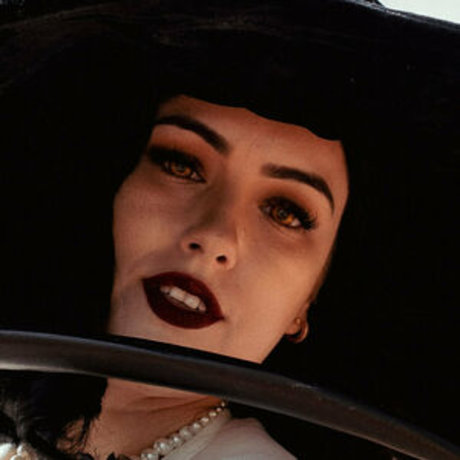 Lady Dimitrescu porn onlyfans