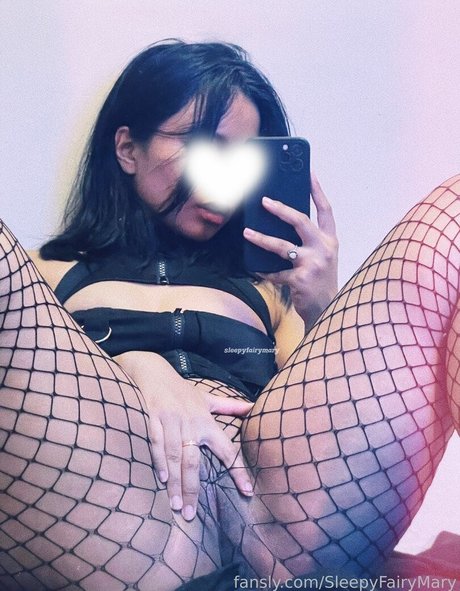 SleepyFairyMary onlyfans boobs