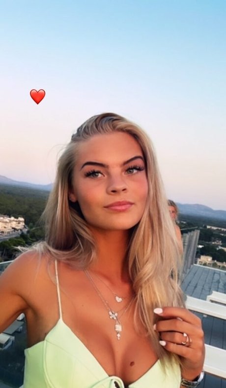 Iris Elzerman onlyfans pics