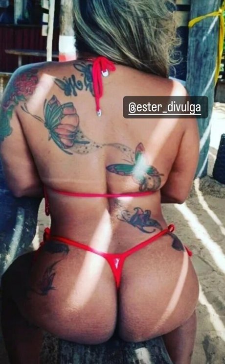 Esther Exhib onlyfans leak ass