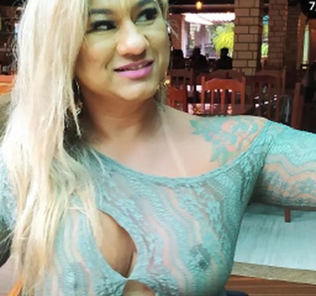 Esther Exhib onlyfans picture