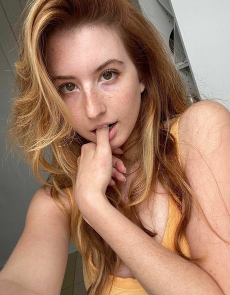 Strawberry Kisses onlyfans leaks xxx