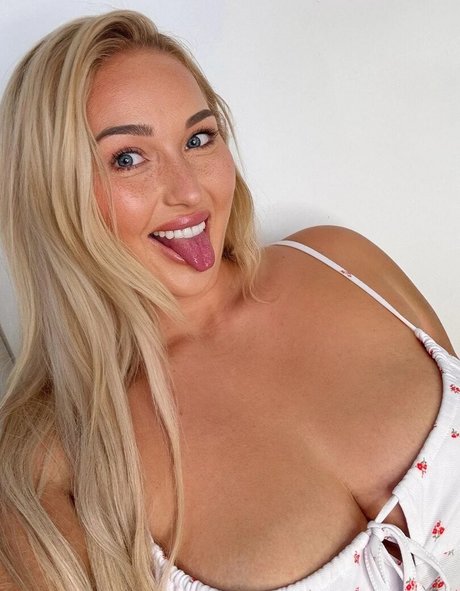 Nora Davis onlyfans leaks