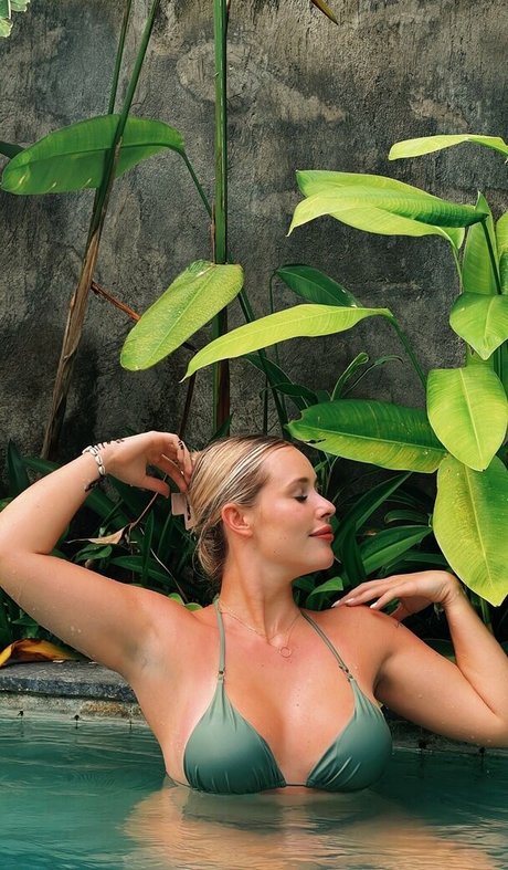 Krista Korenika onlyfans desnuda