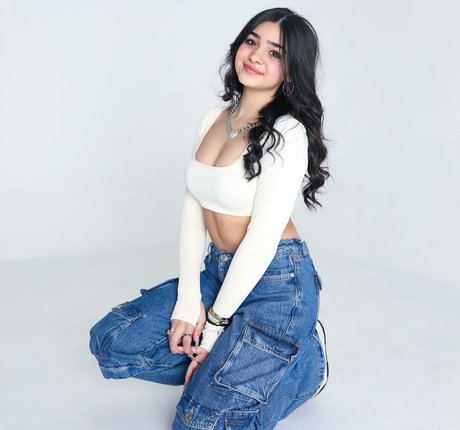 Alexandra Bull onlyfans naked leaked