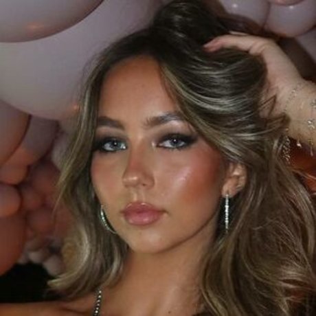 Avry Justis onlyfans leaj