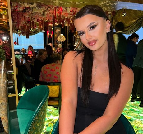 Isabella Evans leaked onlyfans.