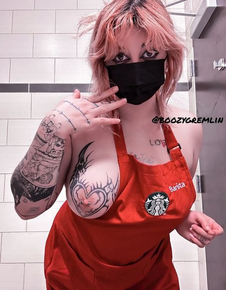 BoozyGremlinx onlyfans model