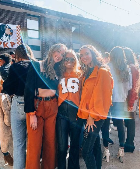 Mary Chapman Morrow onlyfans leaks