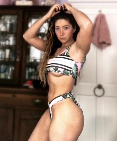 Sophia Ellis naked on onlyfans