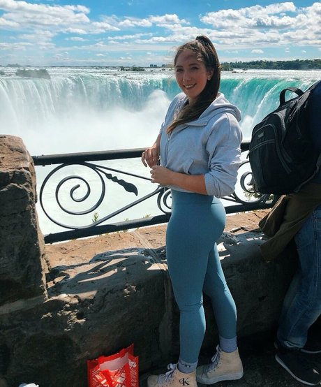 Sophia Ellis onlyfans photos