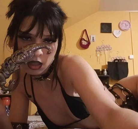 honestlythatsannoying onlyfans model