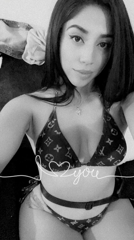 claudiaax0__ onlyfans fotos