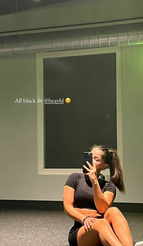 Mezdha Afzali porn onlyfans