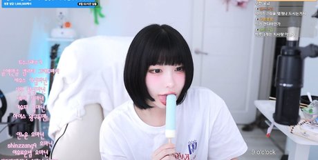 mayfl y onlyfans model photo