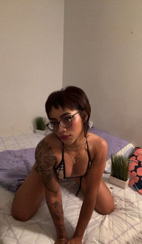 Buff Camile onlyfans striptease