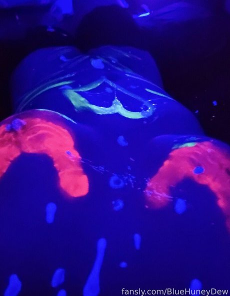 BlueHuneyDew onlyfans strip