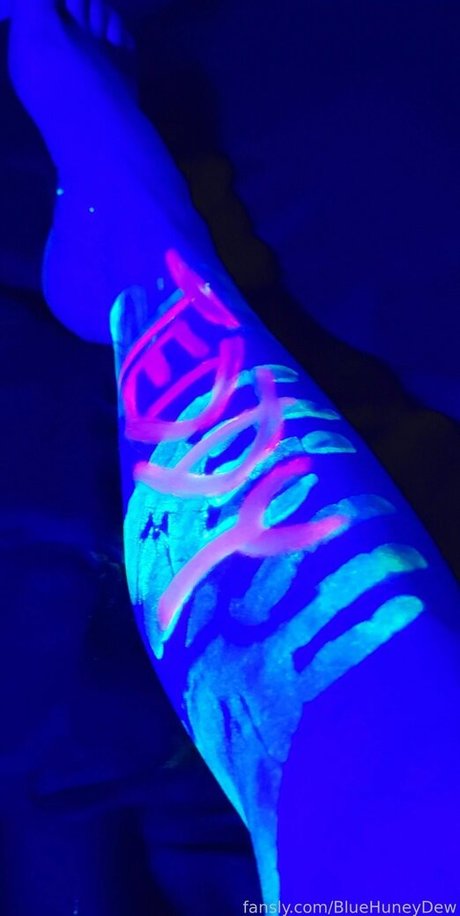 BlueHuneyDew onlyfans leak