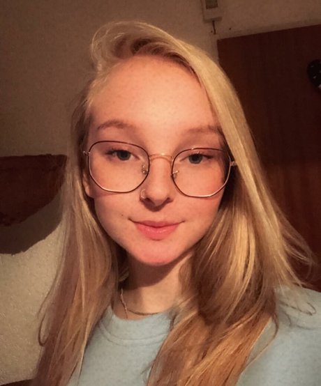 blonde vivi porn onlyfans