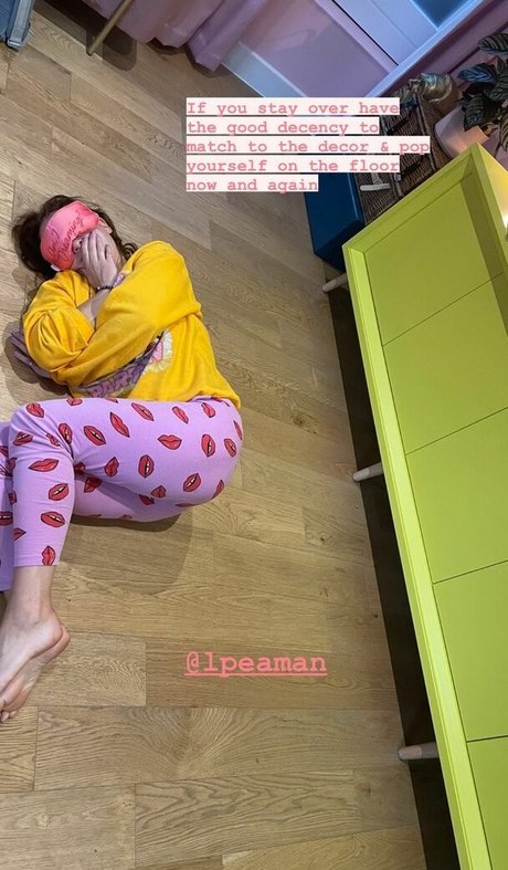 Lou Sanders onlyfans page