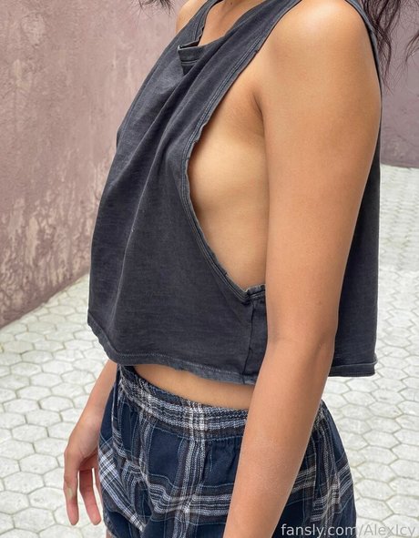 AlexIcy porn onlyfans