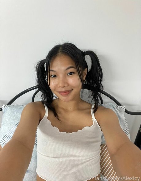 AlexIcy onlyfans leak naked