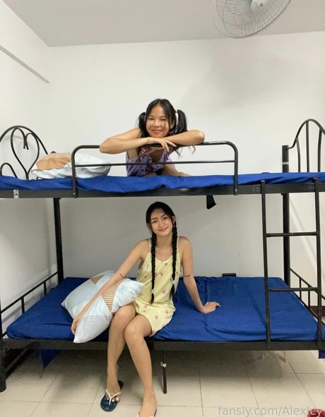 AlexIcy naked onlyfans