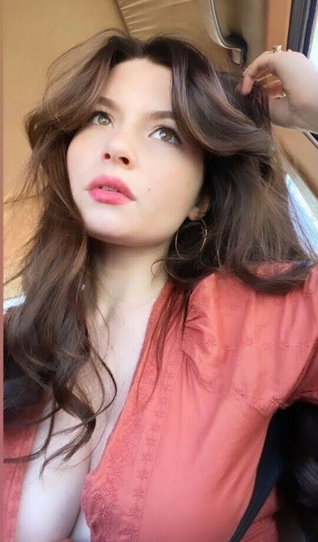 Willow Avalon onlyfans nude tits