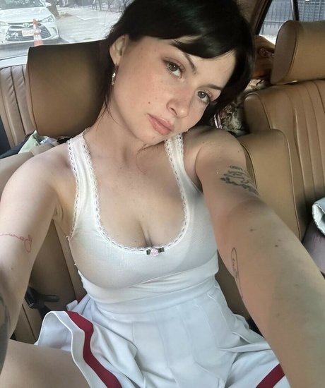 Willow Avalon onlyfans leaked.