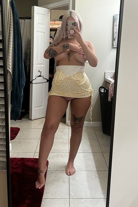 Nicolehlynn onlyfans images