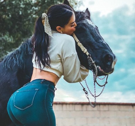 Ivette Saucedo nudes only fans