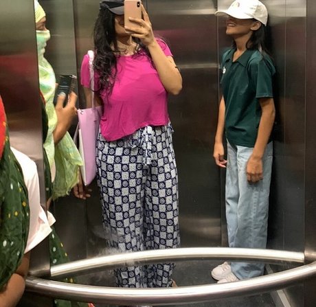 Desi Aurora nude only fans