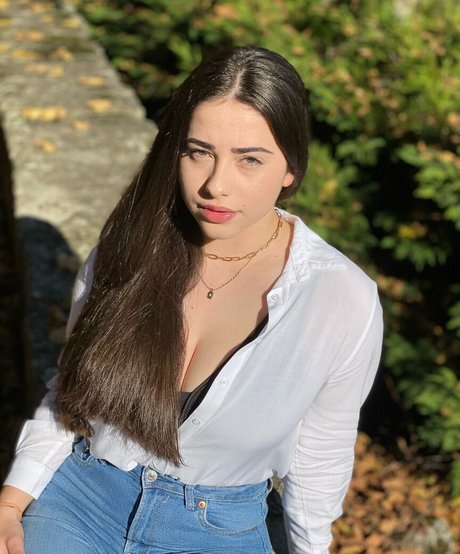 Mariana Pinho onlyfans strip