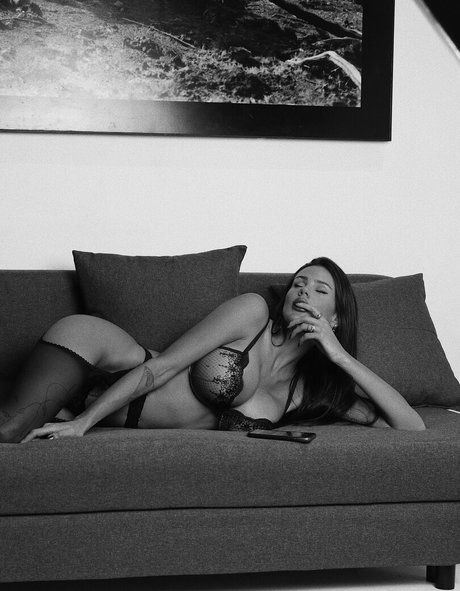 mmonik onlyfans leakes