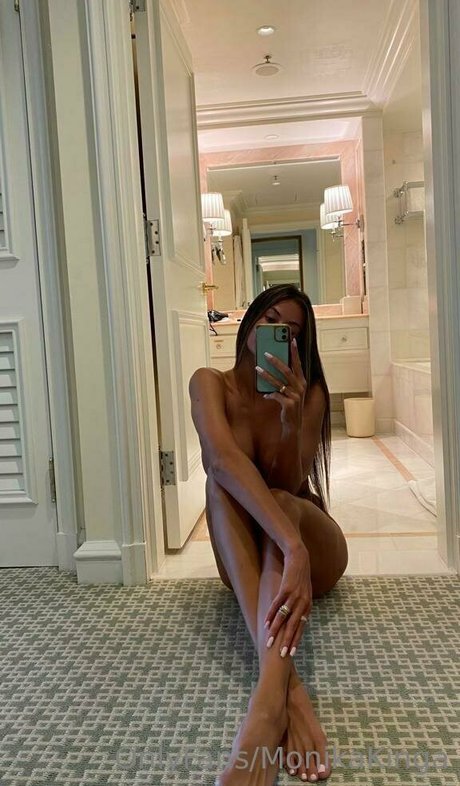 mmonik onlyfans de