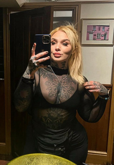 metalbubsxo onlyfans model