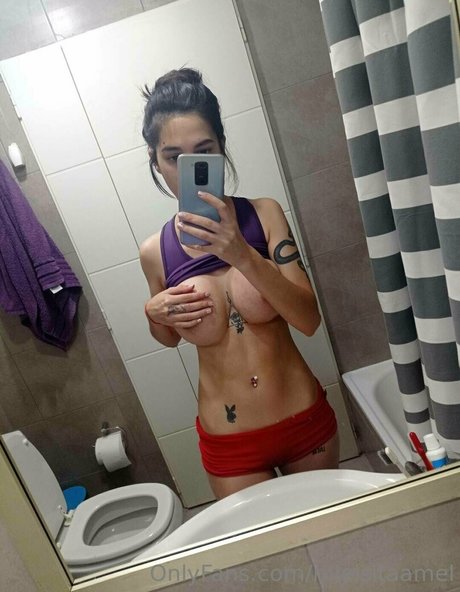 mielsitaamel naked onlyfans pics