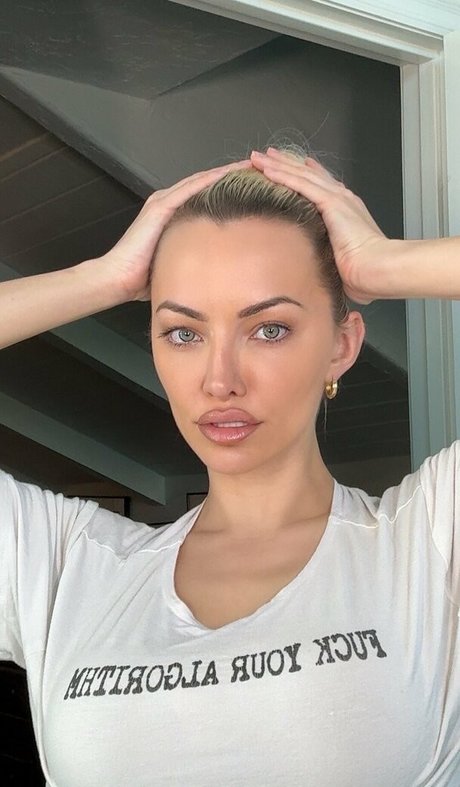 lindseypelas onlyfans leak free